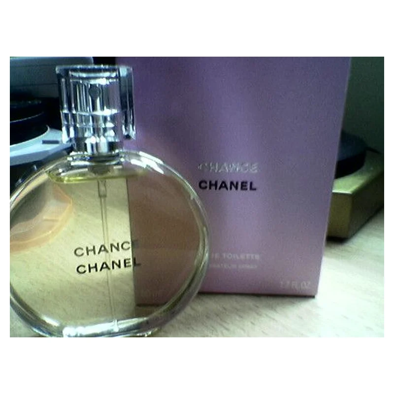 Chanel Chance parfüm şişesi