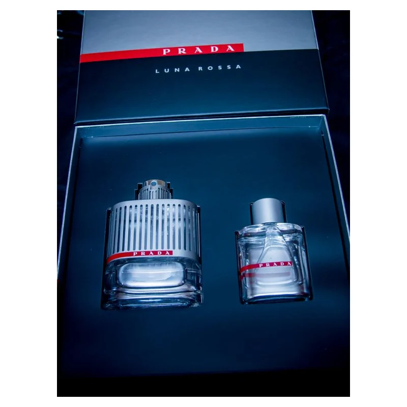 Prada Luna Rossa Black parfüm şişesi